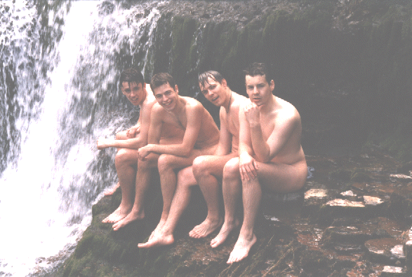 Simon T, anon, Joe Singleton and Dan Forster 1999.gif